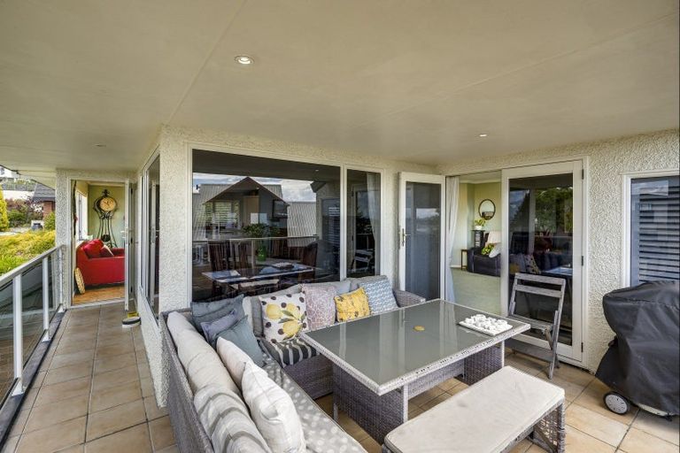 Photo of property in 76a Churchill Drive, Taradale, Napier, 4112