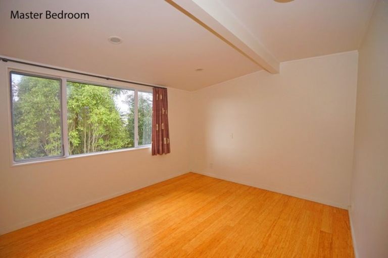 Photo of property in 11 Glenwood Avenue, Birkenhead, Auckland, 0626