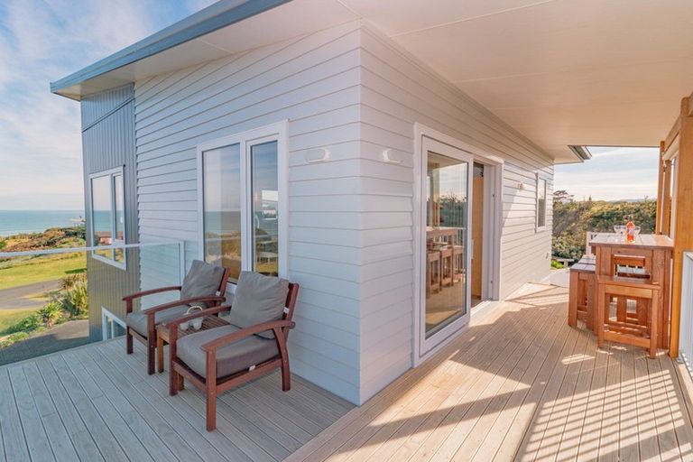 Photo of property in Ehaus, 42 Longbeach Drive, Castlecliff, Whanganui, 4501