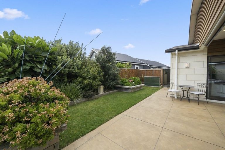 Photo of property in 14 Taranui Way, Paraparaumu Beach, Paraparaumu, 5032