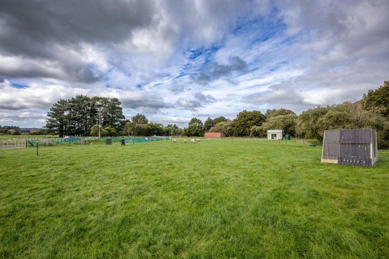 Photo of property in 137 Kiritaki Road, Dannevirke, 4972