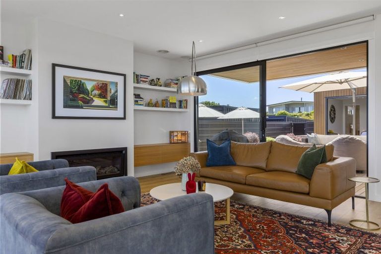 Photo of property in 10 Karapoto Lane, Rainbow Point, Taupo, 3330