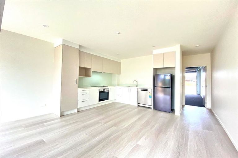 Photo of property in 588d Te Atatu Road, Te Atatu Peninsula, Auckland, 0610