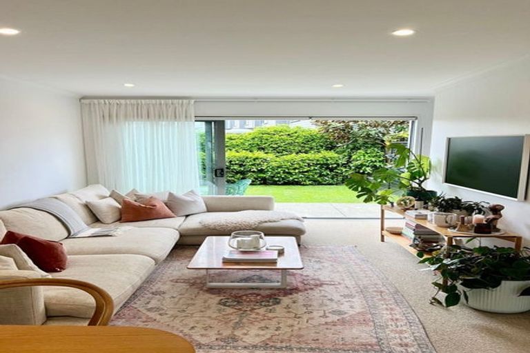 Photo of property in 18 Shelduck Way, Hobsonville, Auckland, 0616