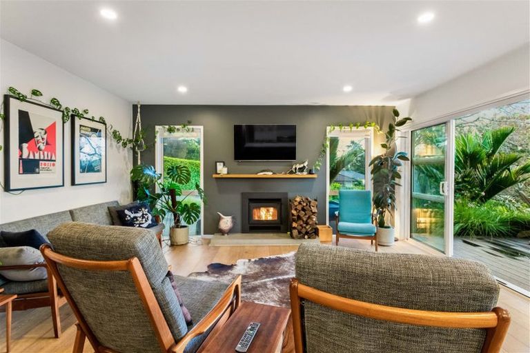 Photo of property in 2 Miran Lane, Red Beach, 0932