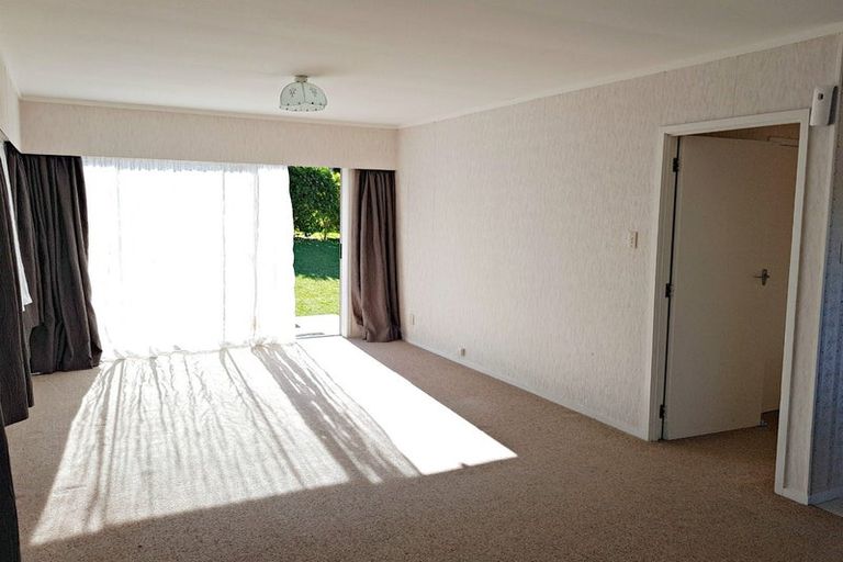 Photo of property in 2/10 Pamela Place, New Lynn, Auckland, 0600