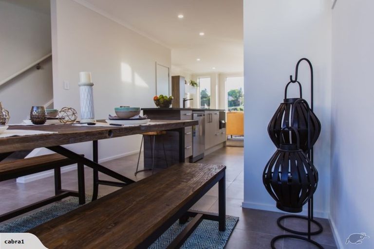 Photo of property in 89 Karepiro Drive, Stanmore Bay, Whangaparaoa, 0932