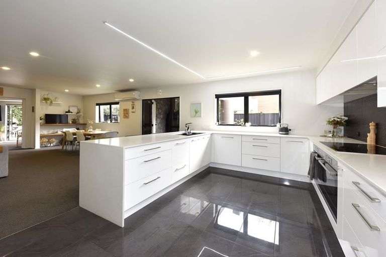 Photo of property in 8 Haineswood Lane, Sockburn, Christchurch, 8042