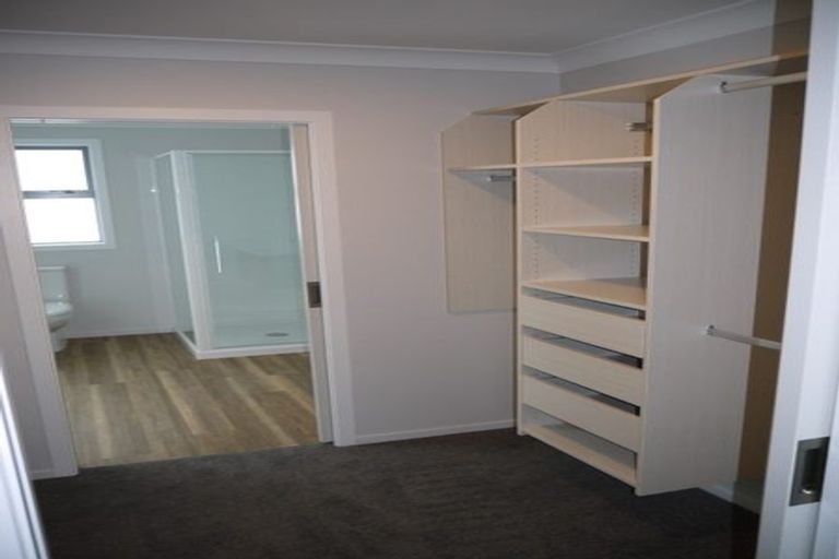 Photo of property in 25 Grumman Lane, Newlands, Wellington, 6037