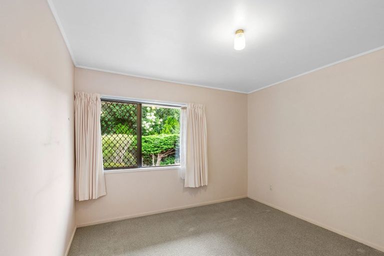 Photo of property in 2/13 Frank Evans Place, Henderson, Auckland, 0610