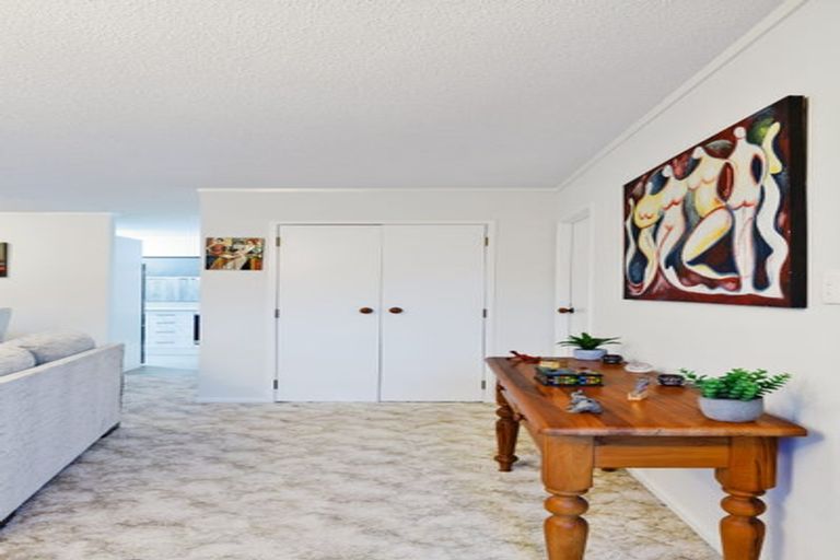 Photo of property in 2/23 Septimus Place, Henderson, Auckland, 0612