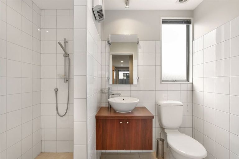 Photo of property in 2/117 Canon Street, Edgeware, Christchurch, 8013