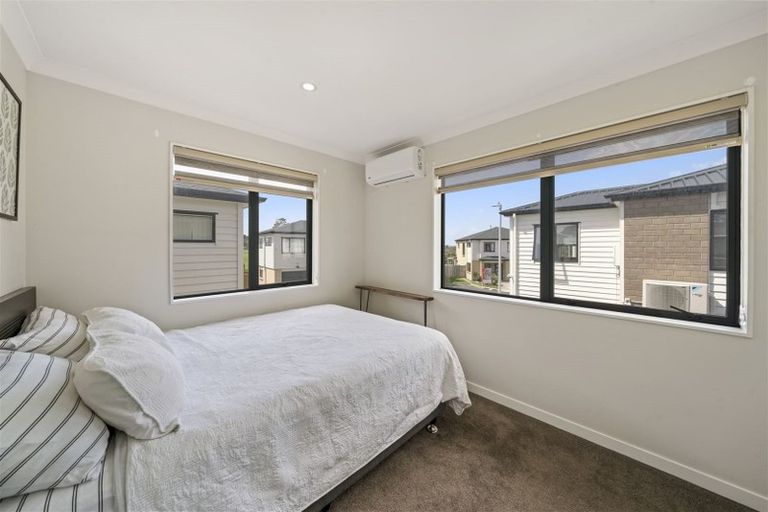 Photo of property in 93 Naylors Drive, Mangere, Auckland, 2022