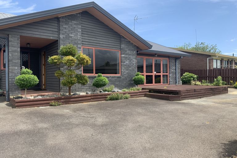 Photo of property in 990 Bank Street, Te Awamutu, 3800