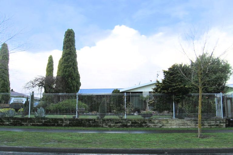 Photo of property in 16 Palgrave Avenue, Flaxmere, Hastings, 4120