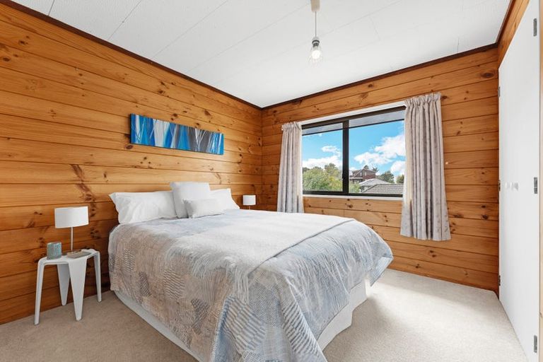 Photo of property in 69 Spence Road, Henderson, Auckland, 0612