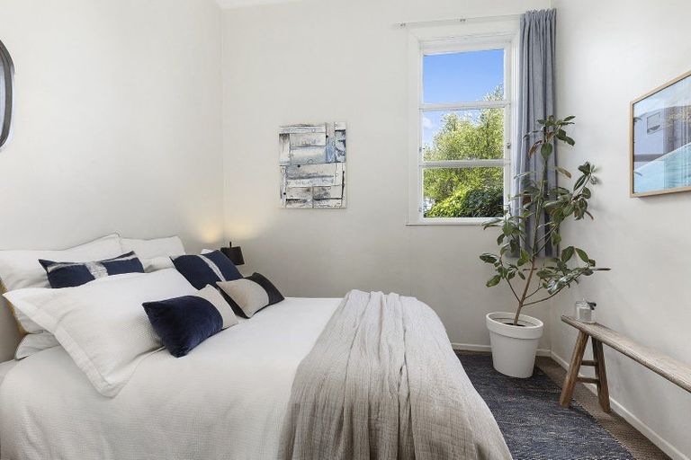 Photo of property in 96 Pirie Street, Mount Victoria, Wellington, 6011