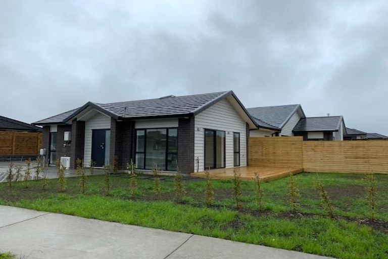 Photo of property in 19 Kelly Road, Riverhead, 0820