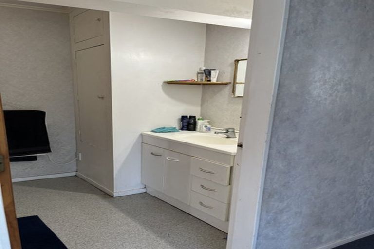 Photo of property in 81 Monorgan Road, Strathmore Park, Wellington, 6022