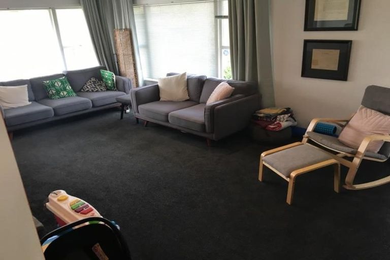 Photo of property in 31 Lyndhurst Road, Te Atatu South, Auckland, 0610