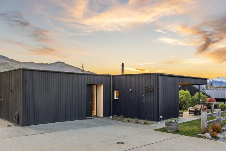 Photo of property in 26 Stackbrae Avenue, Wanaka, 9305