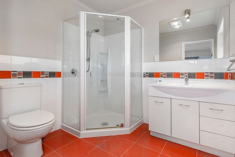 Photo of property in 2 Fuller Close, Levin, 5510