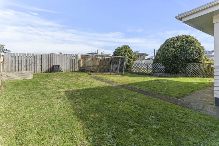 Photo of property in 6 Clearmont Crescent, Blagdon, New Plymouth, 4310