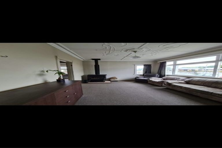 Photo of property in 42 Chelwood Street, Takaro, Palmerston North, 4412