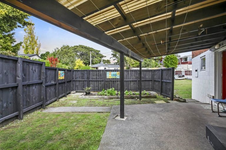 Photo of property in 19 Merchant Avenue, Te Atatu South, Auckland, 0610