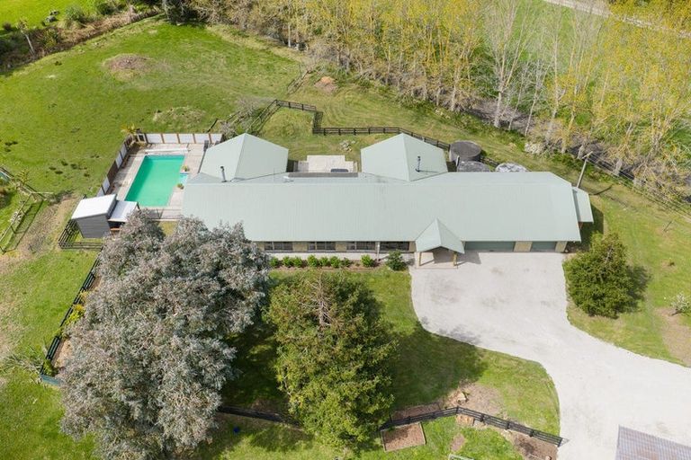 Photo of property in 440 Stoney Creek Road, Kelvin Grove, Palmerston North, 4470