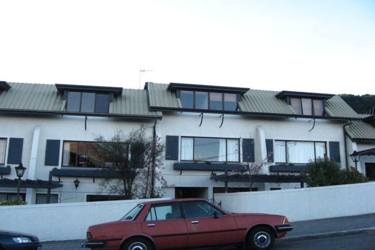 Photo of property in 10 Frankton Road, Queenstown, 9300