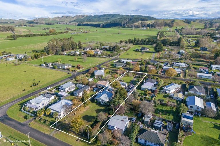 Photo of property in 38 Brogden Street, Otane, 4202