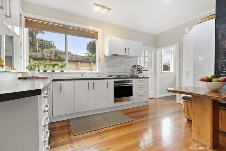 Photo of property in 85 The Parade, Island Bay, Wellington, 6023