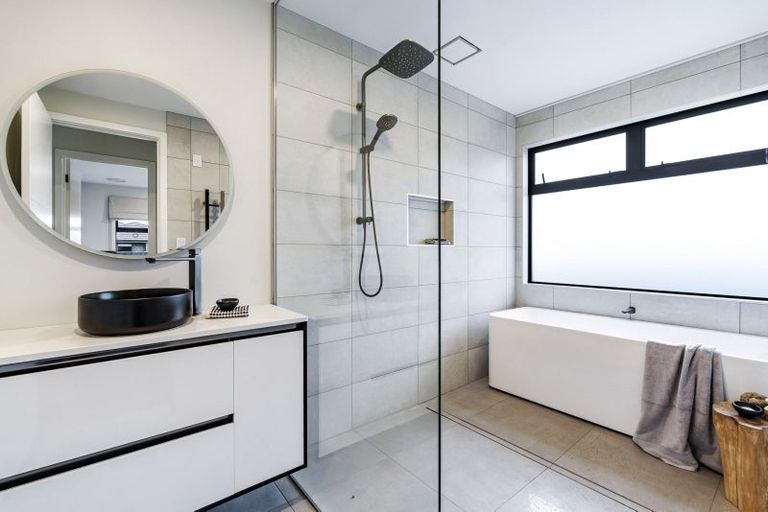 Photo of property in 28 Honeyfield Drive, Whalers Gate, New Plymouth, 4310