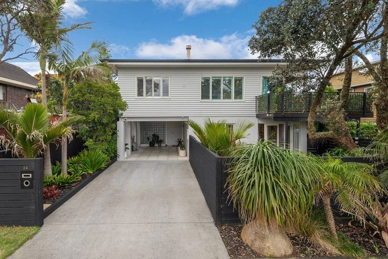 Photo of property in 24 Muritai Road, Milford, Auckland, 0620