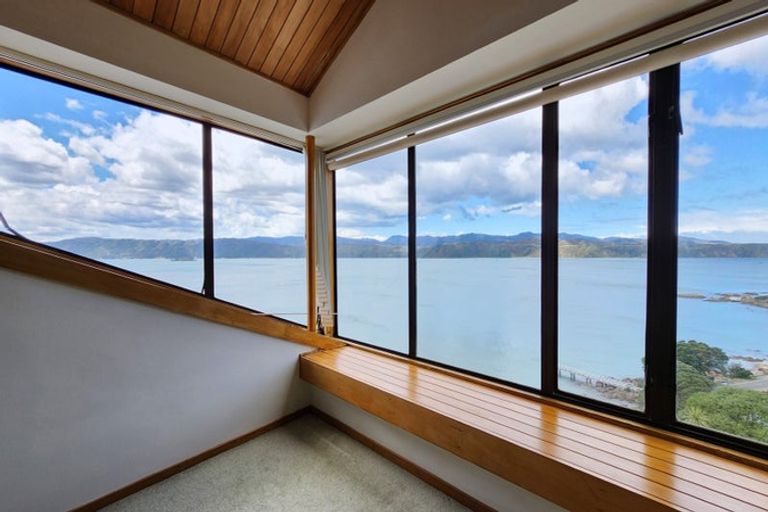 Photo of property in 1 Maramanui Way, Karaka Bays, Wellington, 6022
