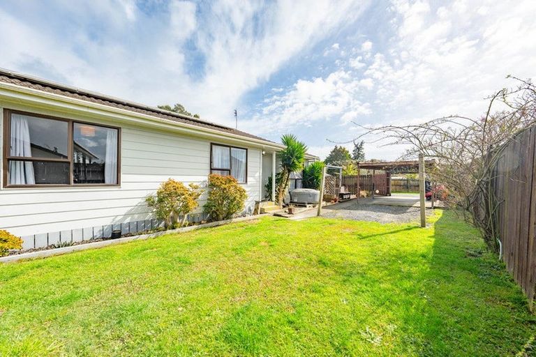 Photo of property in 1/29 Edwin Freeman Place, Ranui, Auckland, 0612
