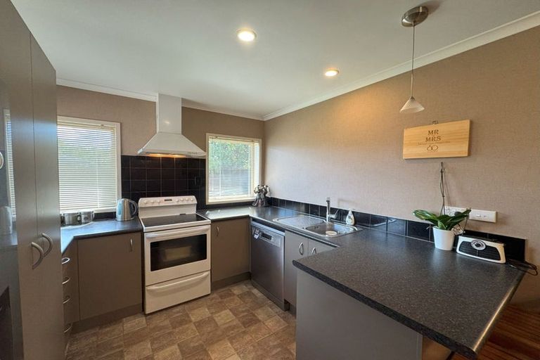 Photo of property in 10 Almond Grove, Feilding, 4702