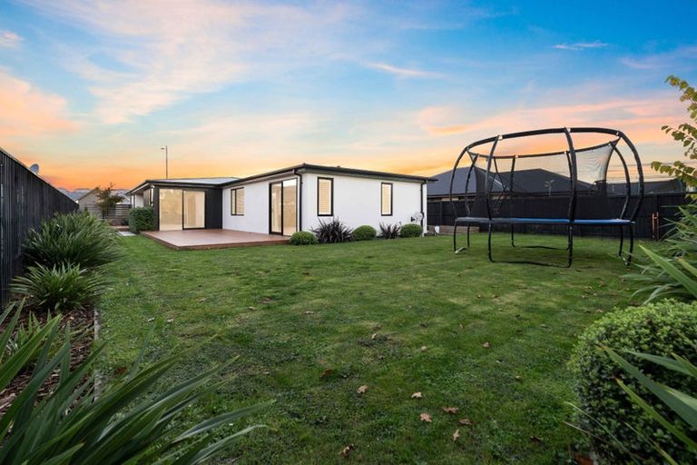 Photo of property in 13 Whitburn Avenue, Halswell, Christchurch, 8025