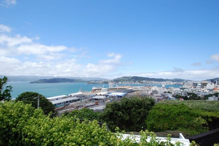 Photo of property in 4 Lower Watt Street, Wadestown, Wellington, 6012