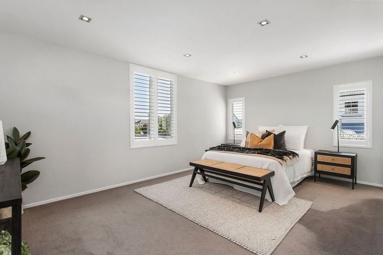 Photo of property in 43 Hawkesbury Avenue, St Albans, Christchurch, 8014