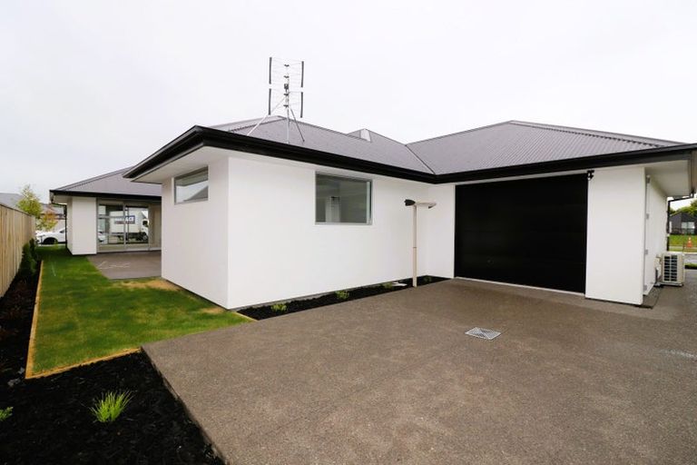 Photo of property in 3 Oakbridge Boulevard, Marshland, Christchurch, 8051