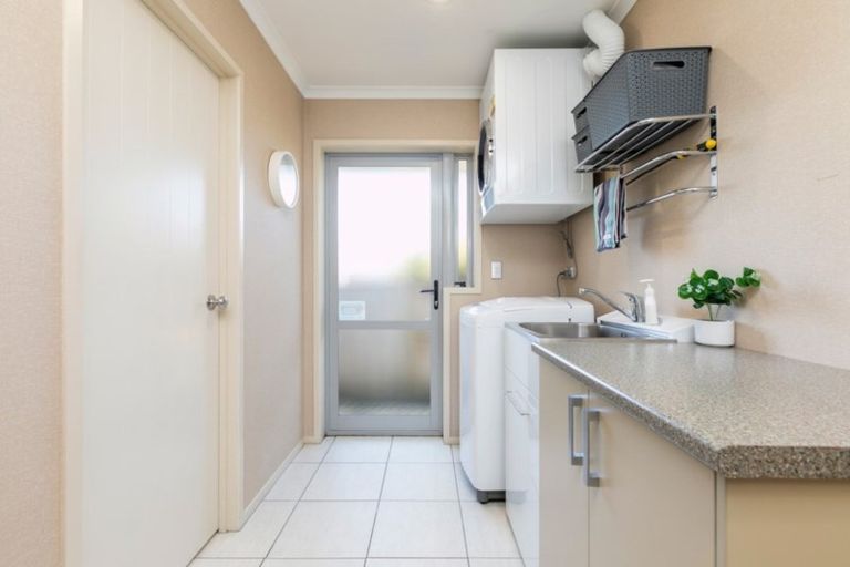 Photo of property in 38 Merriman Place, Pyes Pa, Tauranga, 3112