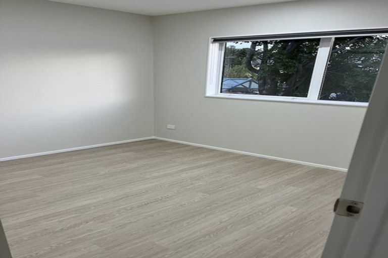 Photo of property in 28d Halberg Street, Glenfield, Auckland, 0629