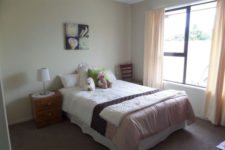 Photo of property in 1/2 Topham Lane, Hornby, Christchurch, 8042