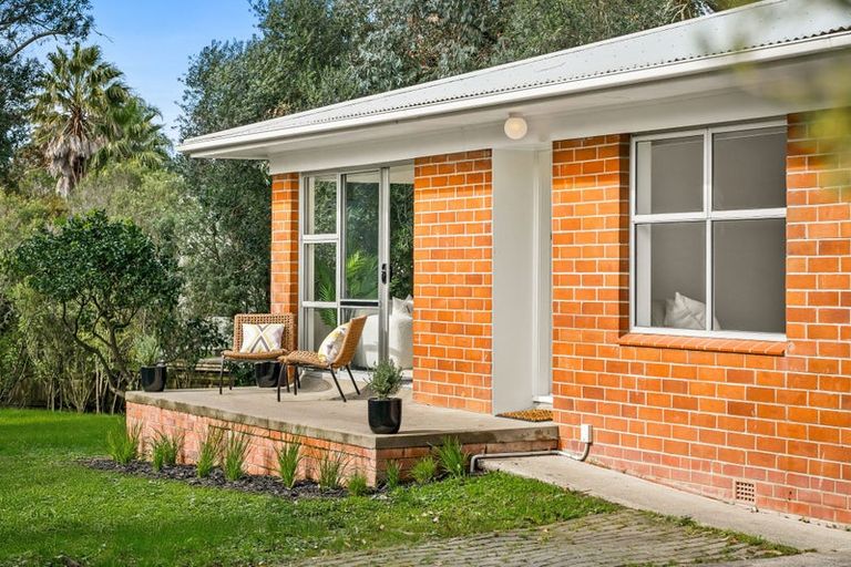 Photo of property in 2/19 Bentley Avenue, Glenfield, Auckland, 0629