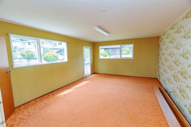 Photo of property in 15 Cortina Avenue, Johnsonville, Wellington, 6037