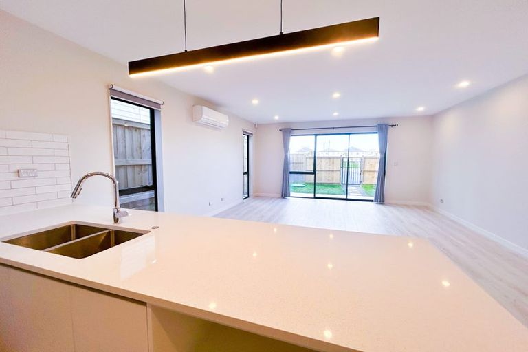 Photo of property in 20 Kapeta Lane, Karaka, 2113