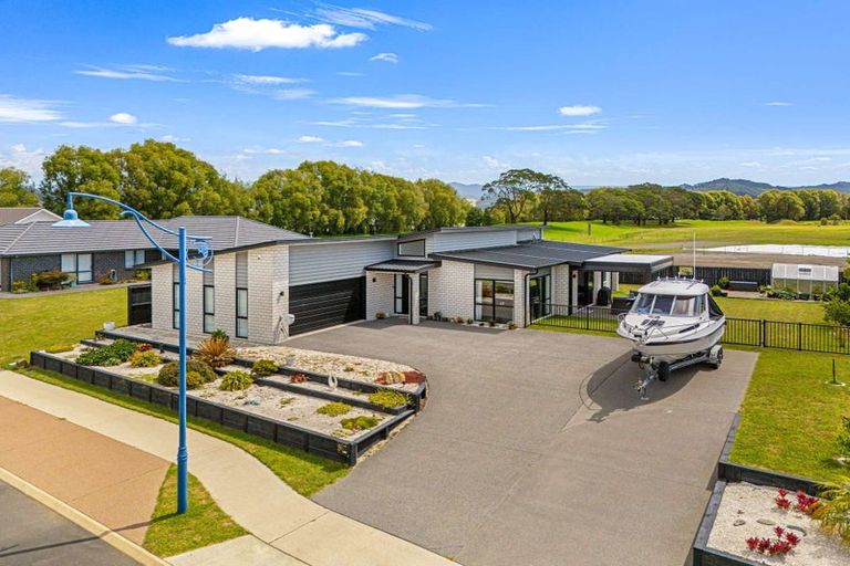 Photo of property in 9 Lady Jocelyn Place, Whitianga, 3510