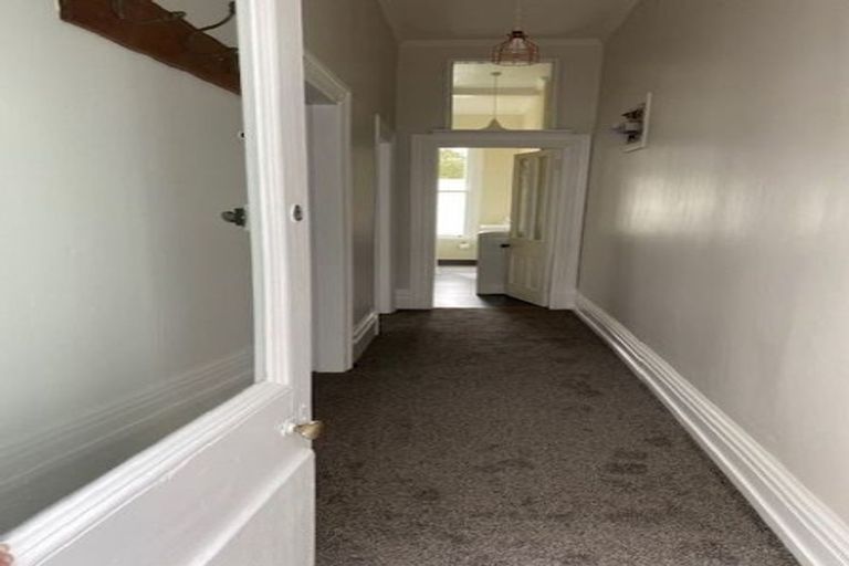 Photo of property in 74 Rolleston Street, Mount Cook, Wellington, 6021